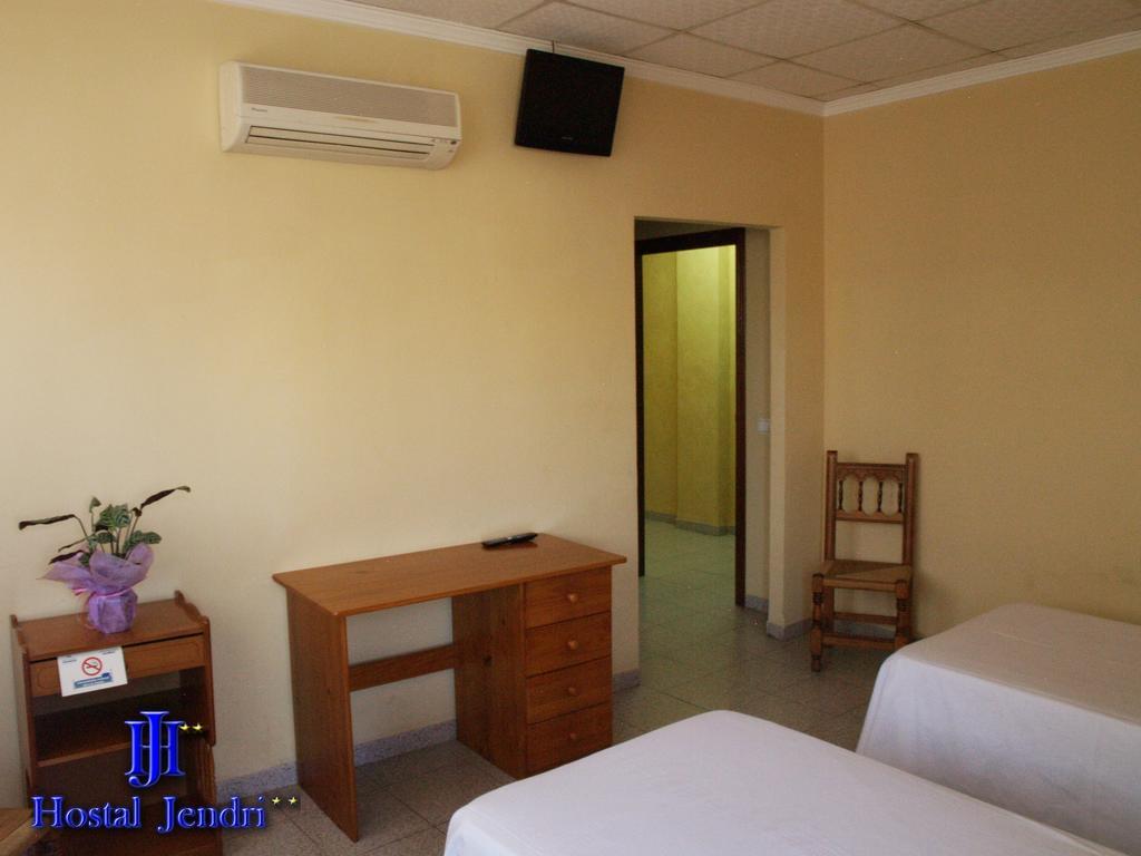 Hotel Jendri Almazora Exterior photo