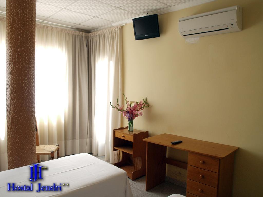 Hotel Jendri Almazora Exterior photo