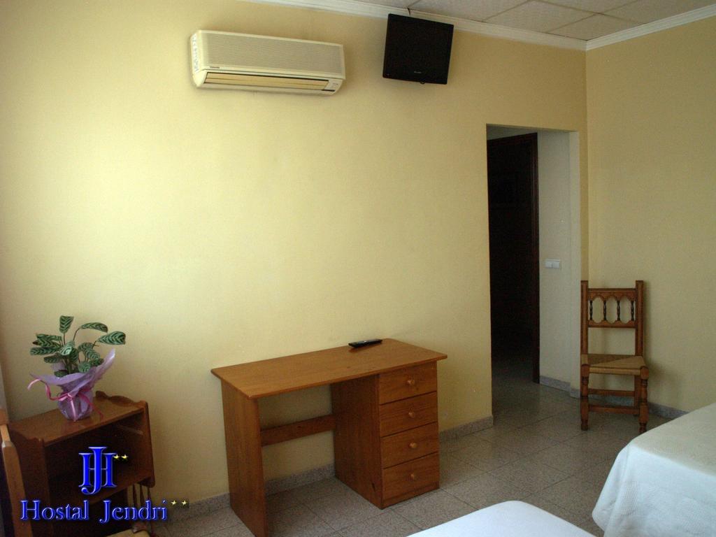 Hotel Jendri Almazora Exterior photo
