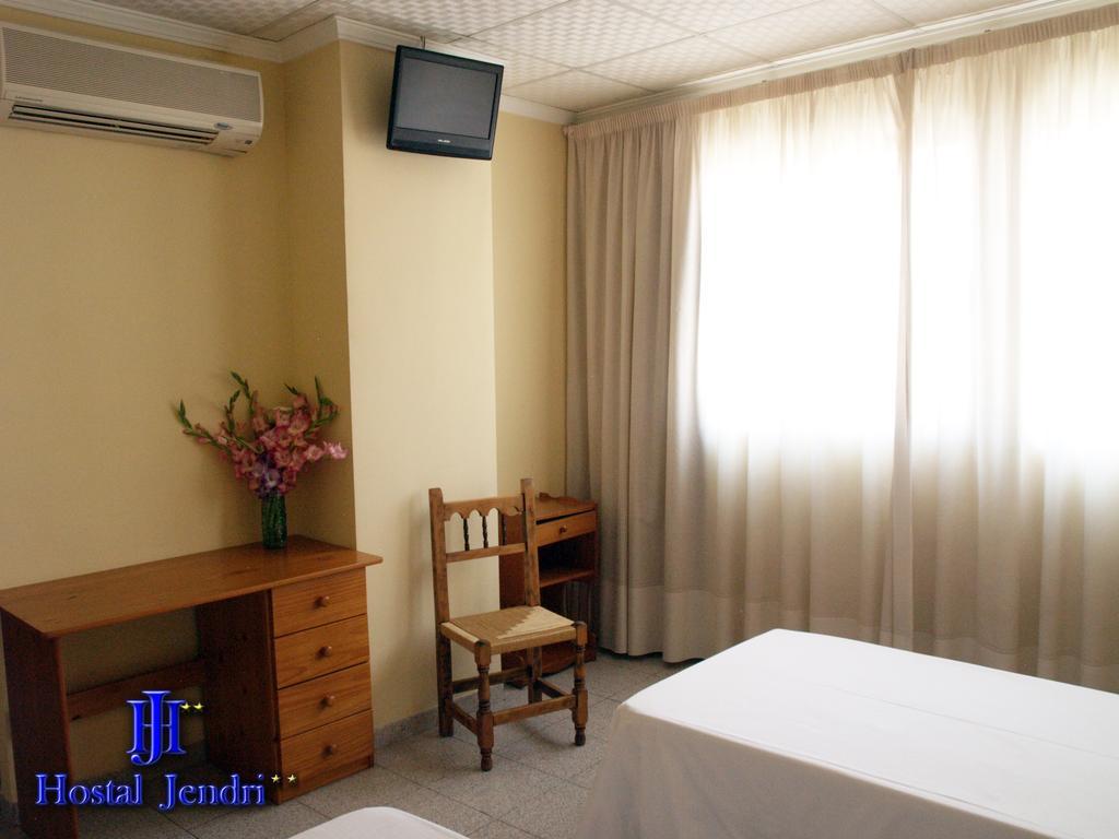 Hotel Jendri Almazora Exterior photo