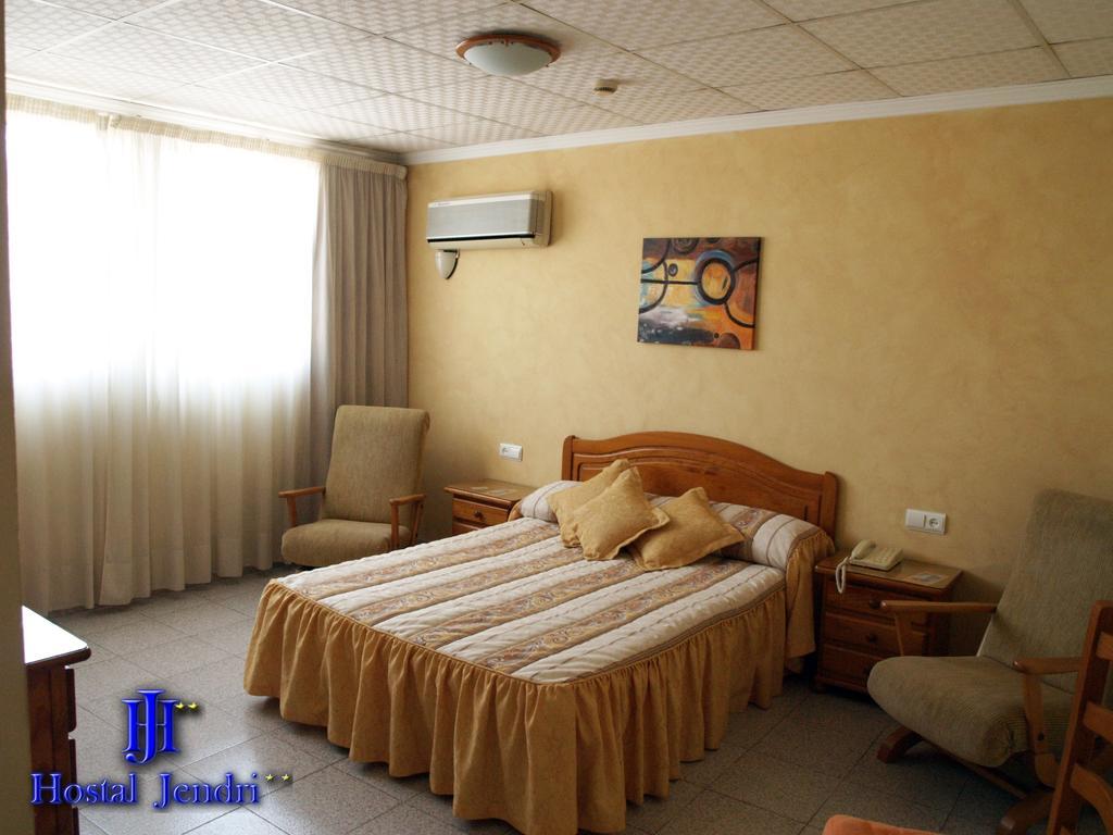 Hotel Jendri Almazora Exterior photo
